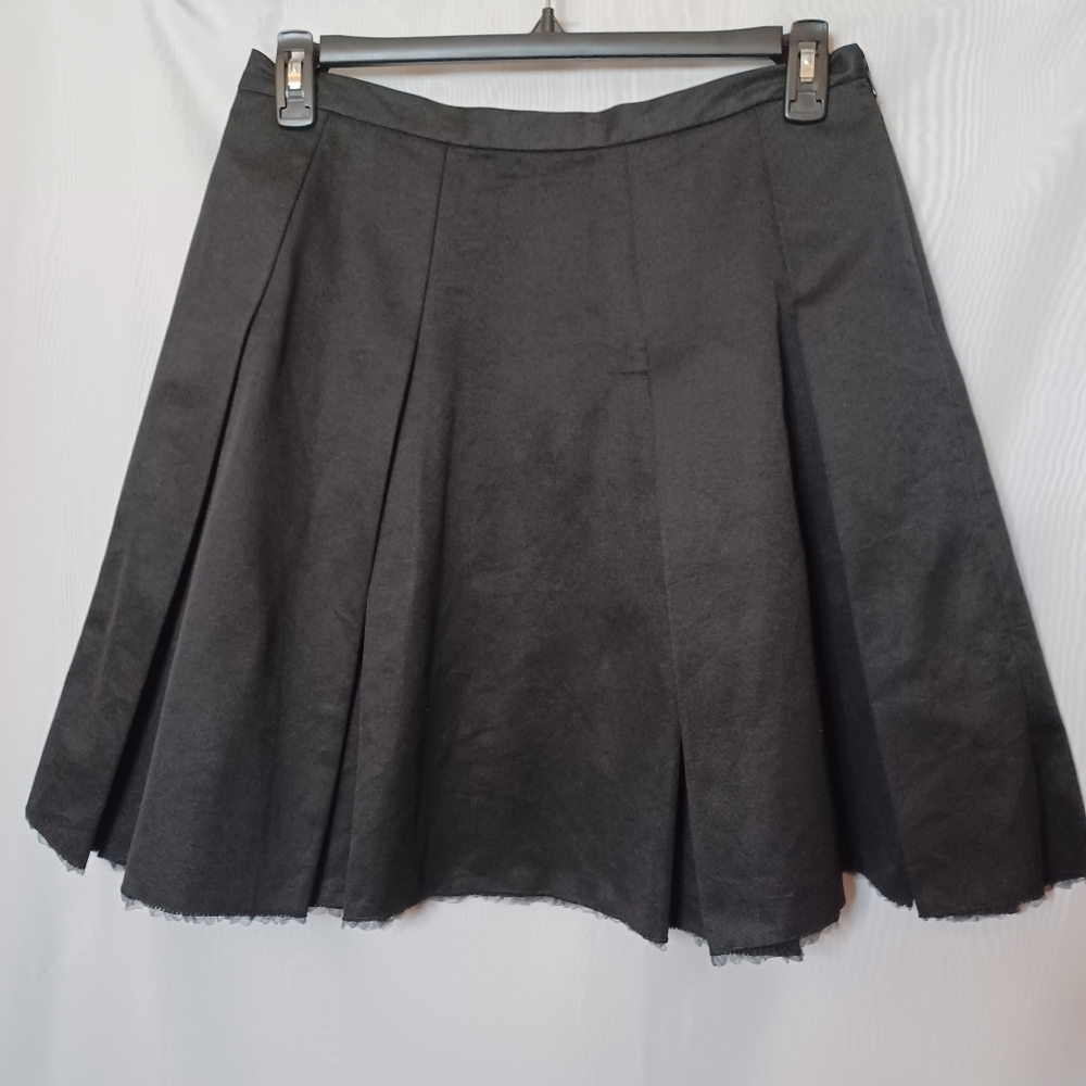 DKNYC Black Pleated Skirt With lace Hem. Size 10.